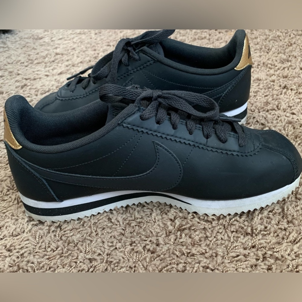 Nike Cortez Womens Classic Black Leather Shoe Sneaker